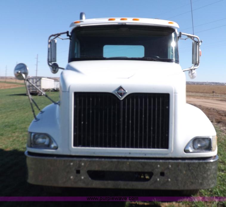 image for item K3769 2003 International 9100i semi truck