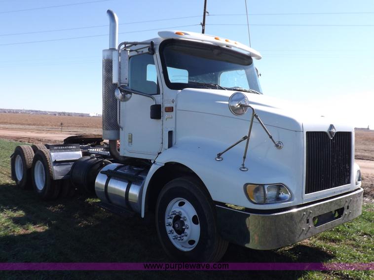 image for item K3769 2003 International 9100i semi truck
