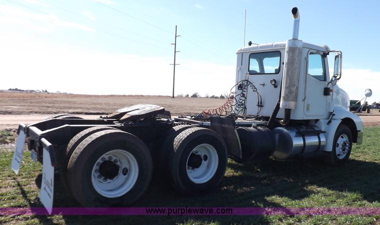 image for item K3769 2003 International 9100i semi truck