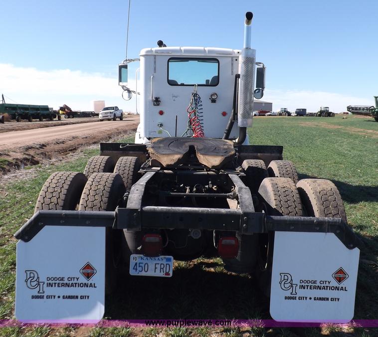 image for item K3769 2003 International 9100i semi truck