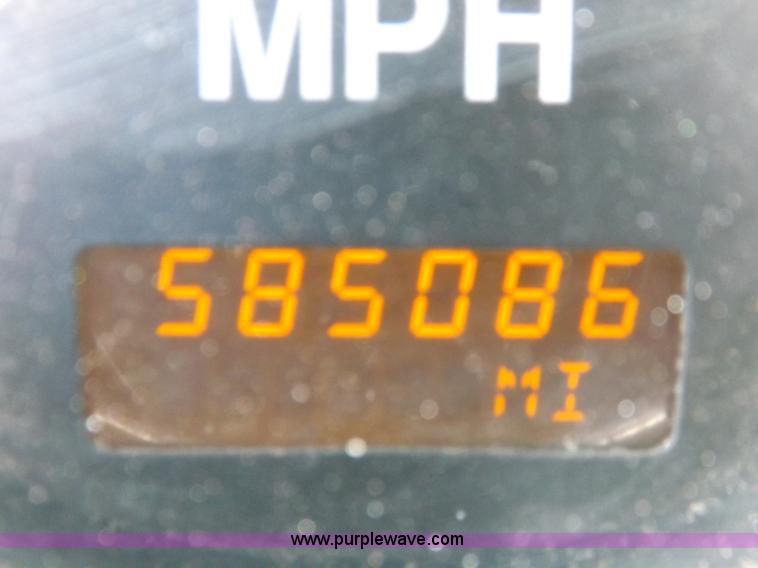 image for item K3769 2003 International 9100i semi truck