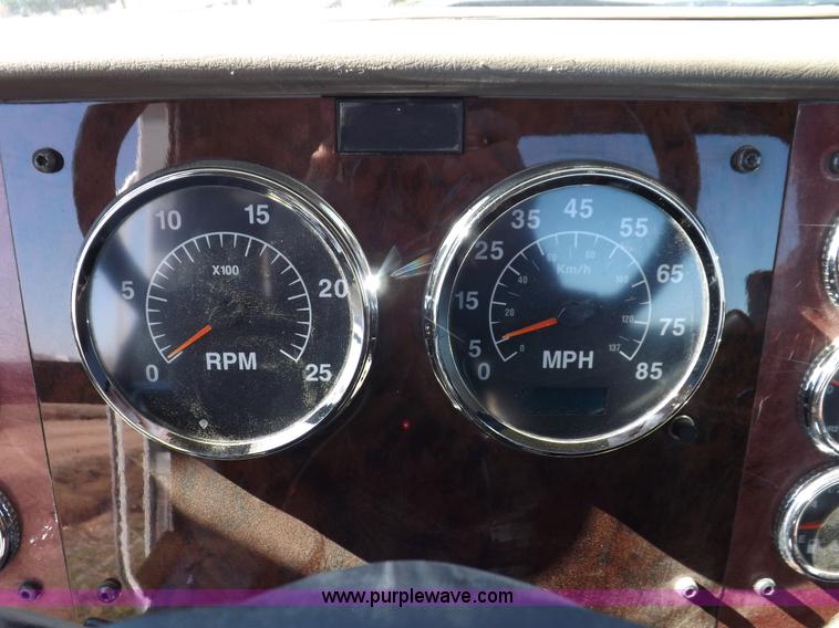 image for item K3769 2003 International 9100i semi truck