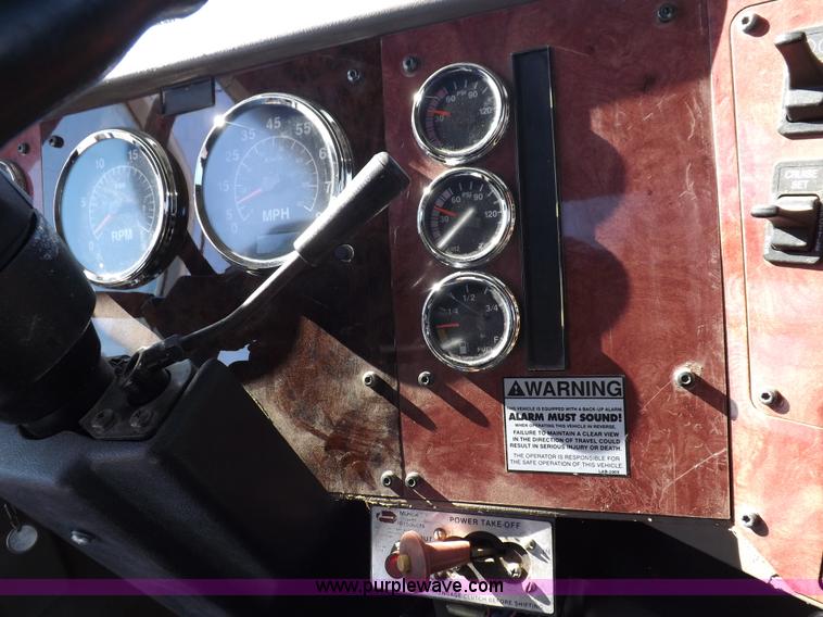 image for item K3769 2003 International 9100i semi truck