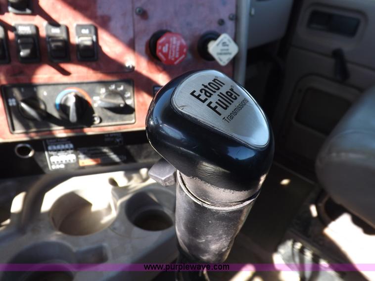 image for item K3769 2003 International 9100i semi truck