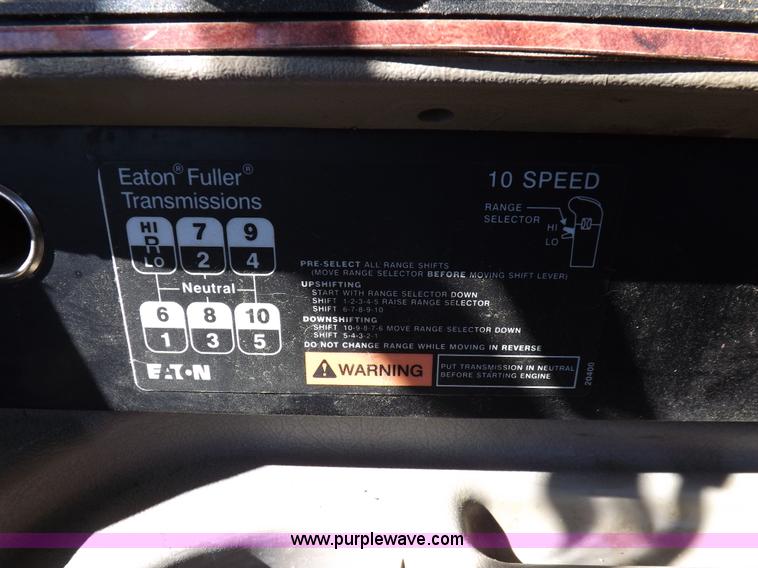 image for item K3769 2003 International 9100i semi truck