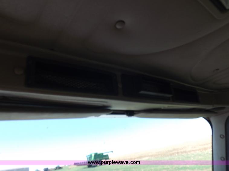 image for item K3769 2003 International 9100i semi truck