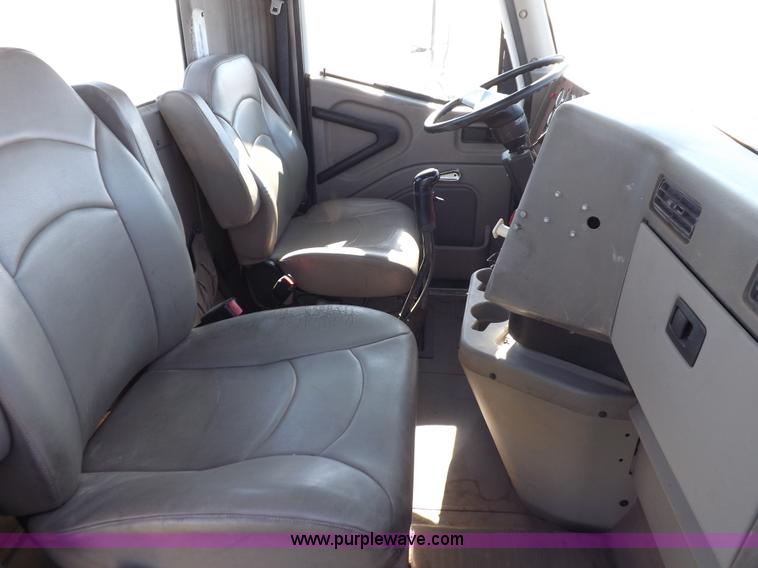 image for item K3769 2003 International 9100i semi truck