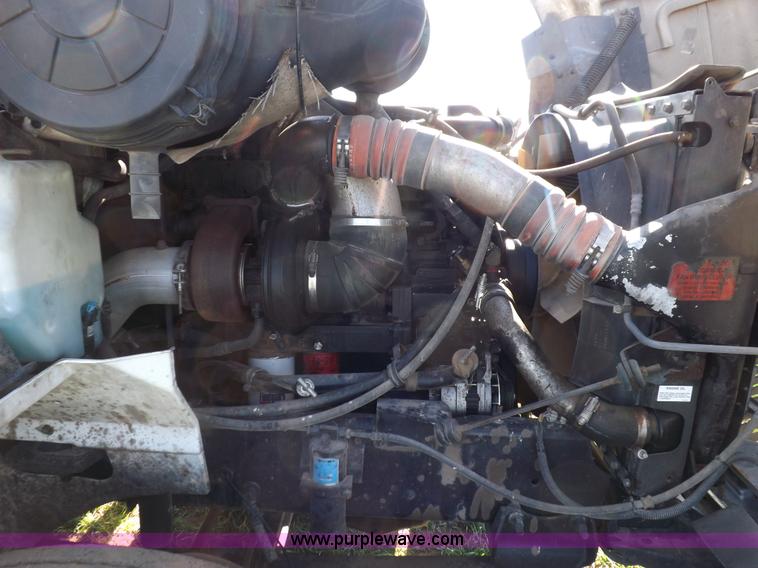 image for item K3769 2003 International 9100i semi truck