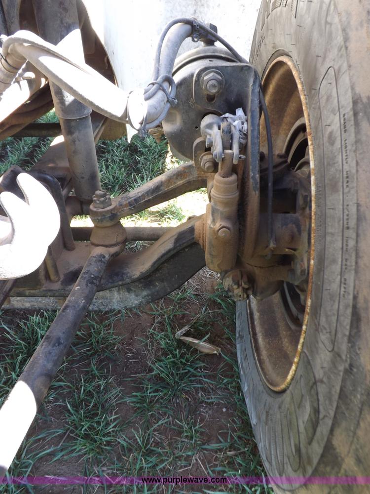 image for item K3769 2003 International 9100i semi truck