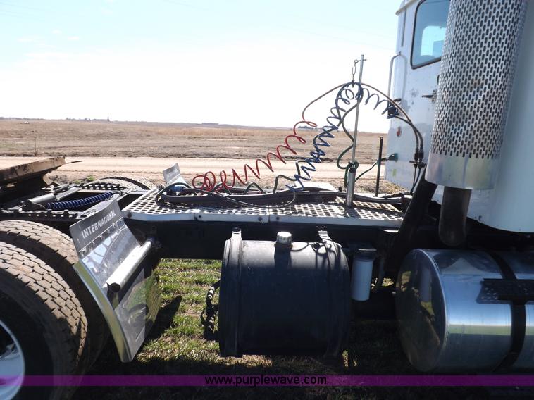 image for item K3769 2003 International 9100i semi truck