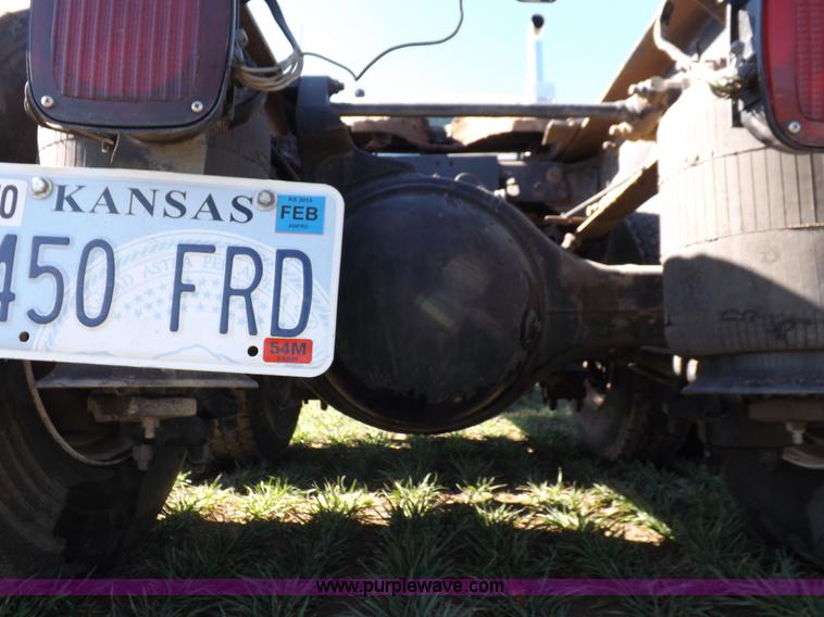 image for item K3769 2003 International 9100i semi truck