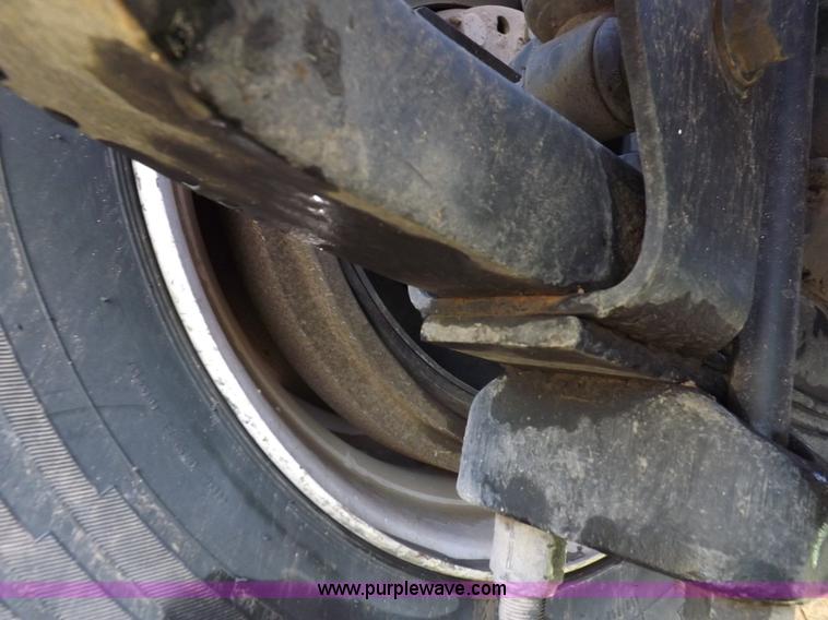 image for item K3769 2003 International 9100i semi truck