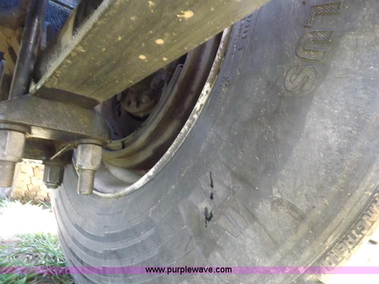 image for item K3769 2003 International 9100i semi truck