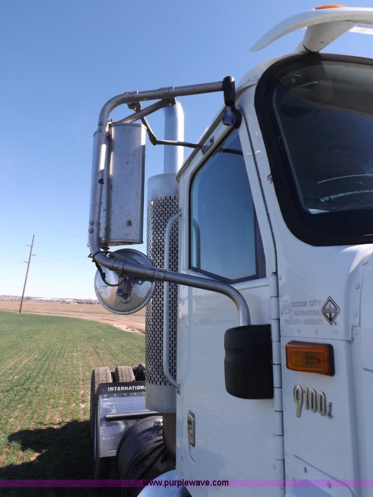 image for item K3769 2003 International 9100i semi truck