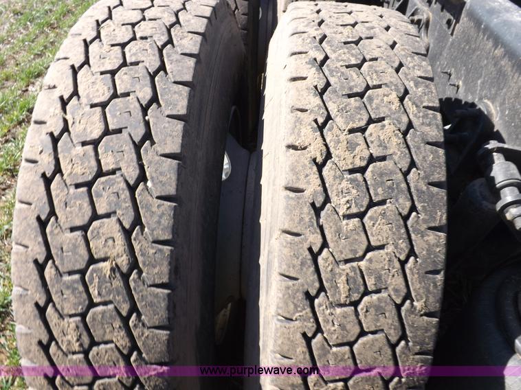 image for item K3769 2003 International 9100i semi truck