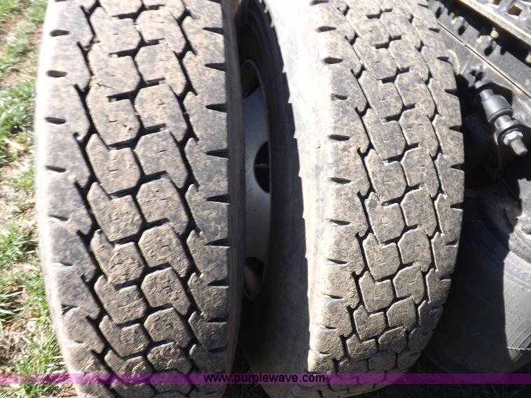 image for item K3769 2003 International 9100i semi truck