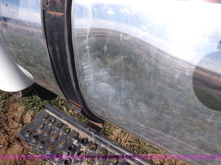 image for item K3769 2003 International 9100i semi truck