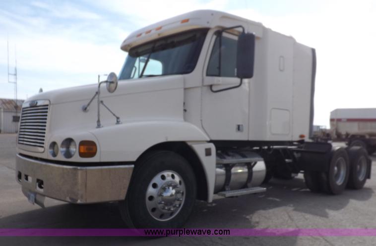 image for item K3770 2004 Freightliner ST120 semi truck