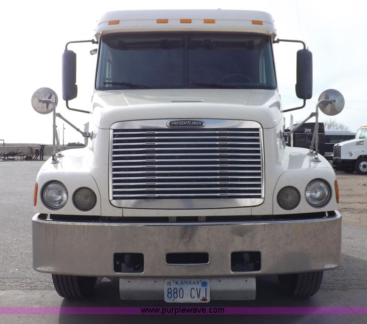 image for item K3770 2004 Freightliner ST120 semi truck