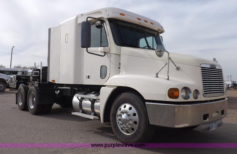 image for item K3770 2004 Freightliner ST120 semi truck