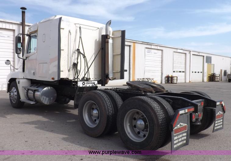 image for item K3770 2004 Freightliner ST120 semi truck