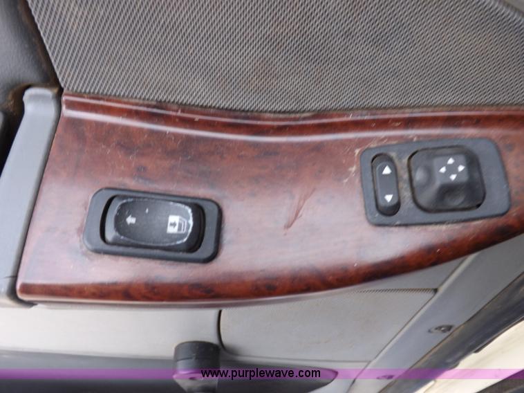 image for item K3770 2004 Freightliner ST120 semi truck