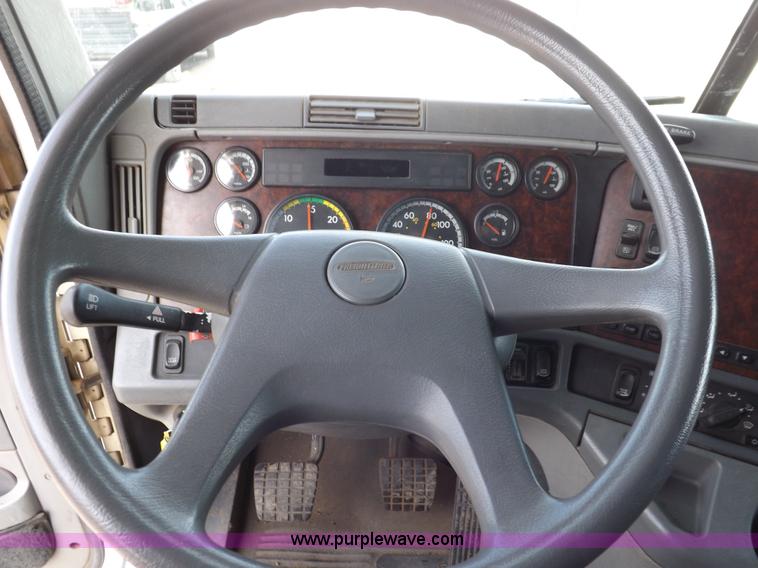 image for item K3770 2004 Freightliner ST120 semi truck