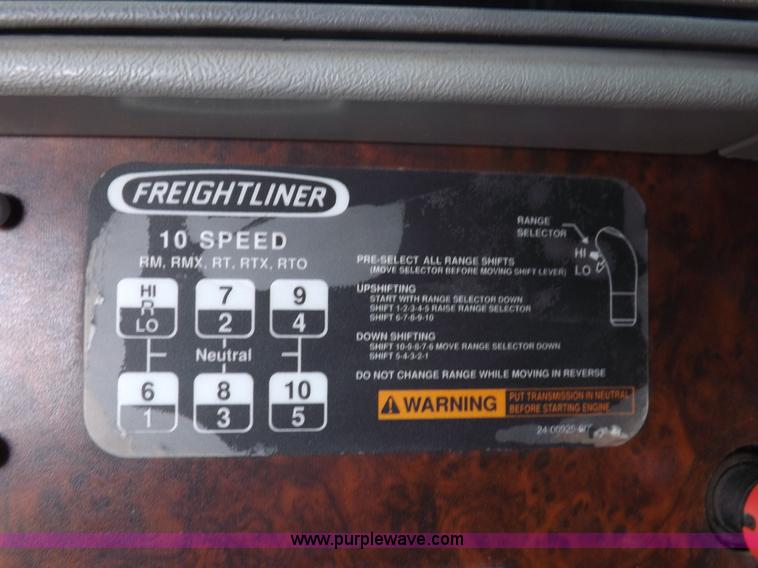 image for item K3770 2004 Freightliner ST120 semi truck