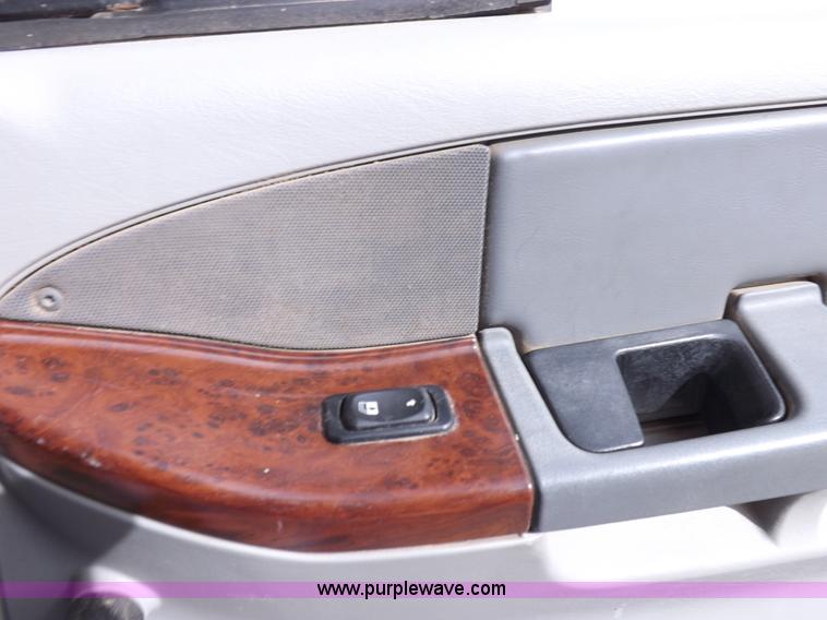 image for item K3770 2004 Freightliner ST120 semi truck