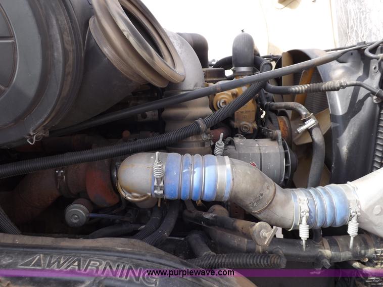 image for item K3770 2004 Freightliner ST120 semi truck