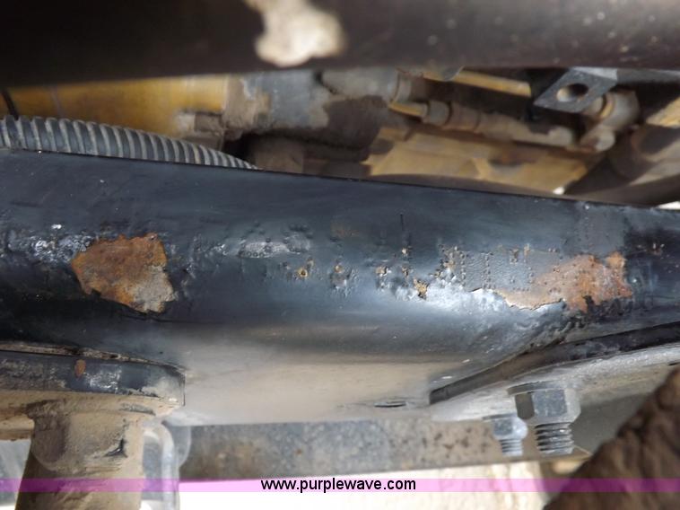 image for item K3770 2004 Freightliner ST120 semi truck