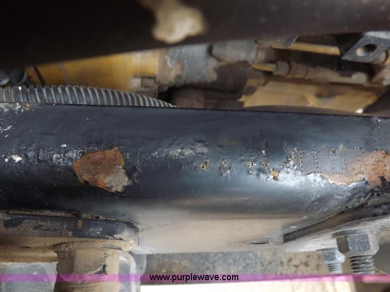 image for item K3770 2004 Freightliner ST120 semi truck