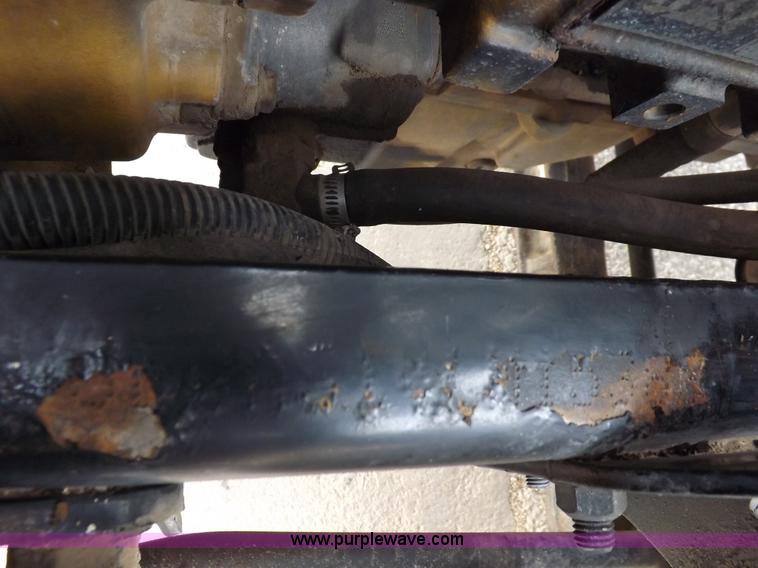 image for item K3770 2004 Freightliner ST120 semi truck