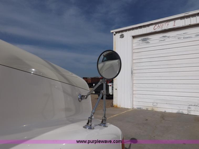 image for item K3770 2004 Freightliner ST120 semi truck