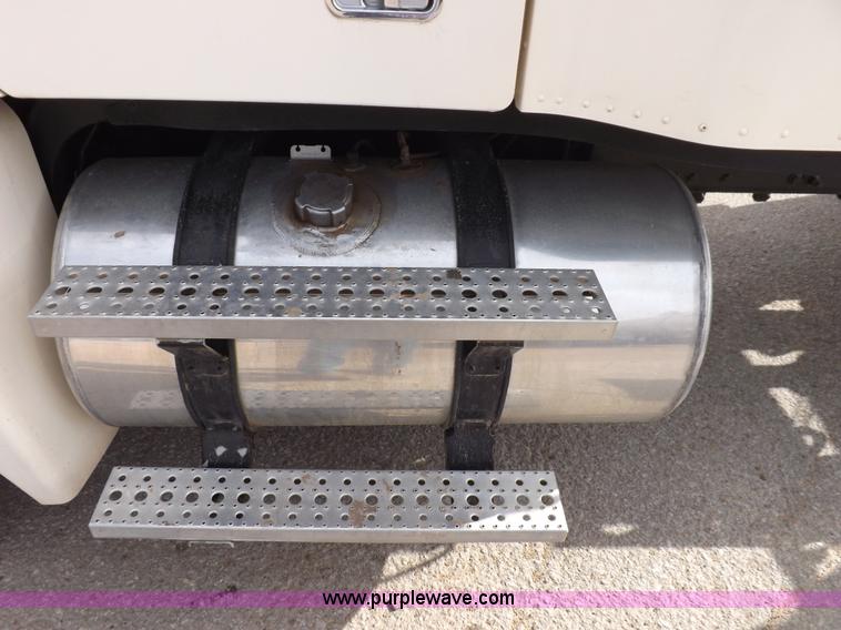 image for item K3770 2004 Freightliner ST120 semi truck