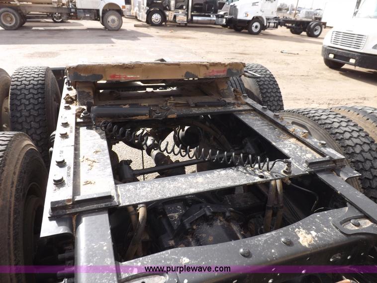 image for item K3770 2004 Freightliner ST120 semi truck