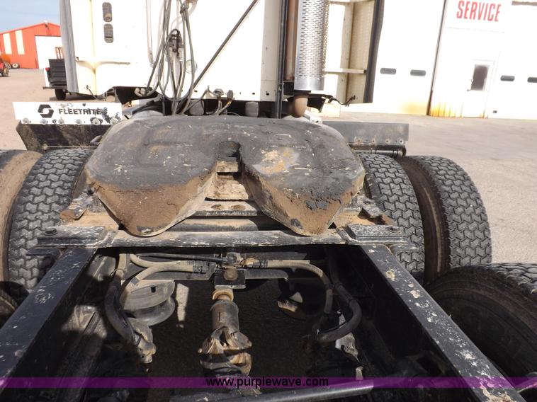 image for item K3770 2004 Freightliner ST120 semi truck