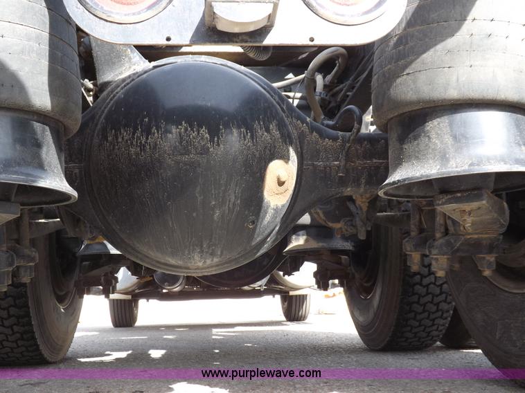 image for item K3770 2004 Freightliner ST120 semi truck