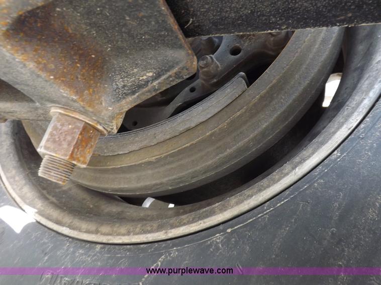 image for item K3770 2004 Freightliner ST120 semi truck