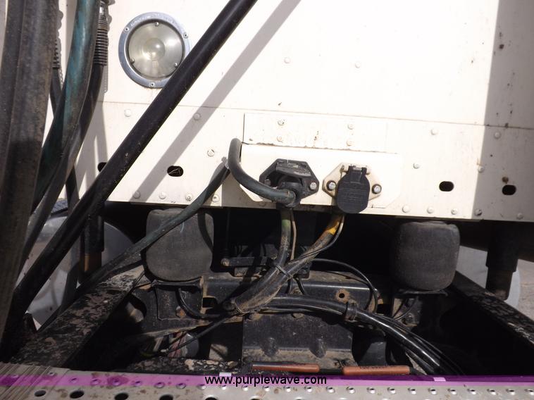 image for item K3770 2004 Freightliner ST120 semi truck