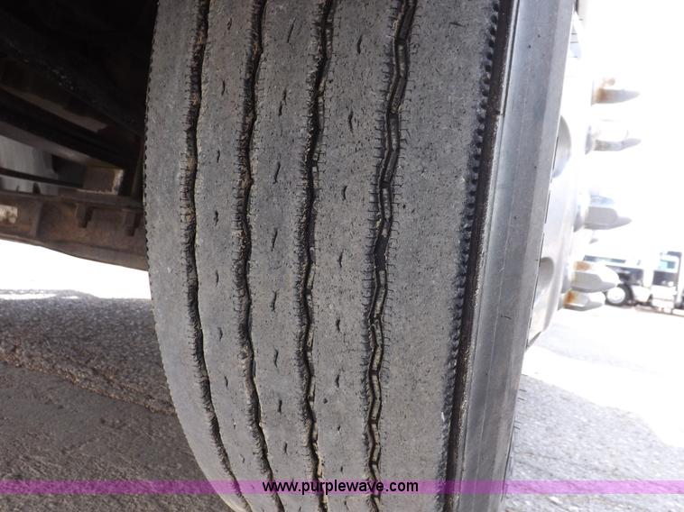 image for item K3770 2004 Freightliner ST120 semi truck