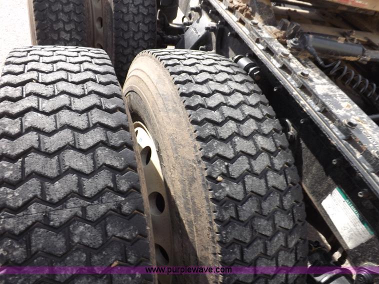 image for item K3770 2004 Freightliner ST120 semi truck