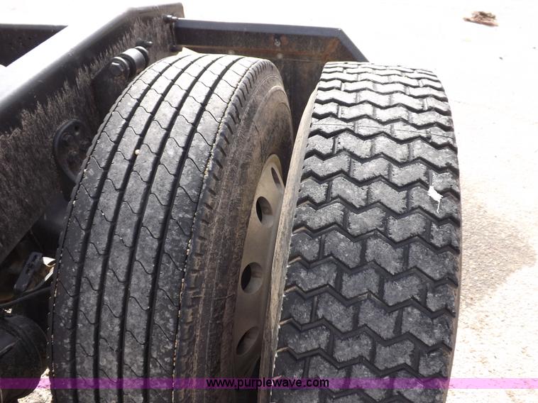 image for item K3770 2004 Freightliner ST120 semi truck