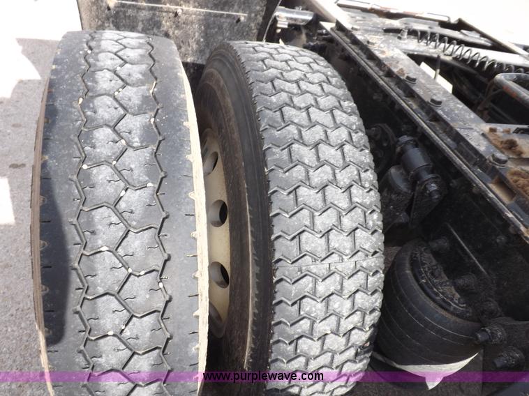 image for item K3770 2004 Freightliner ST120 semi truck