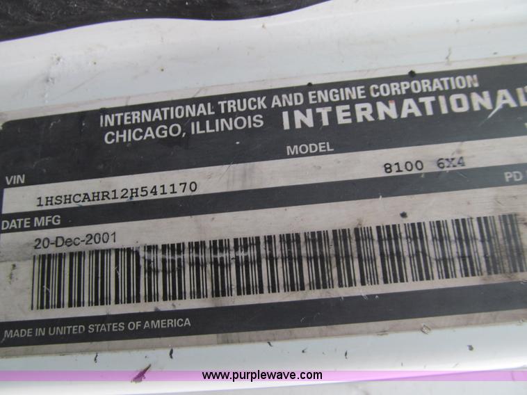 image for item K5528 2002 International 8100 semi truck