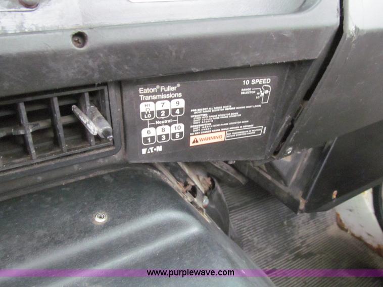 image for item K5528 2002 International 8100 semi truck