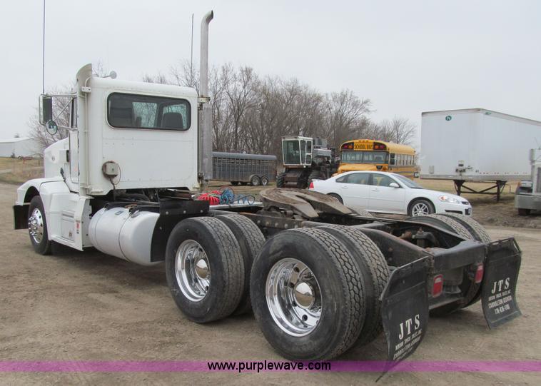 image for item K5529 1996 Peterbilt 377 semi truck