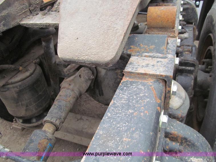 image for item K5529 1996 Peterbilt 377 semi truck