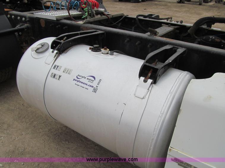 image for item K5529 1996 Peterbilt 377 semi truck