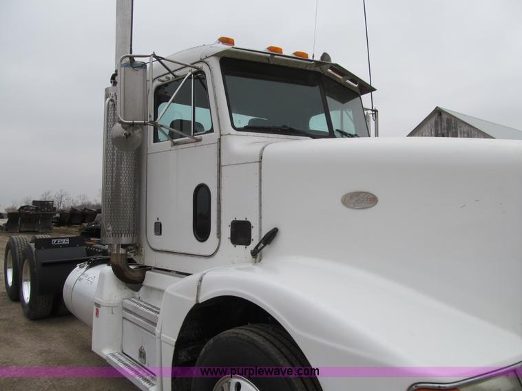 image for item K5529 1996 Peterbilt 377 semi truck